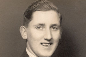 Gordon Walsh Masser's studio portrait 1942